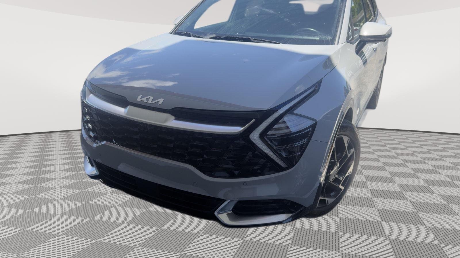 Used 2024 Wolf Gray Kia SX-Prestige image 3