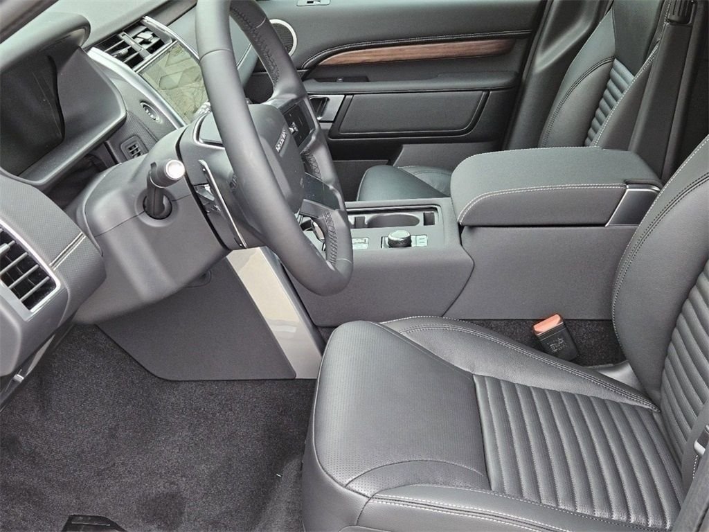 Used 2025 Santorini Black Metallic Land Rover Dynamic SE image 11