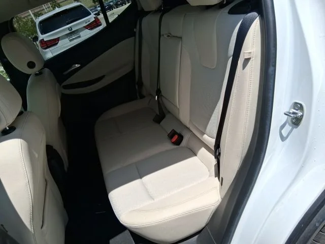 Used 2022 White Buick Select image 16