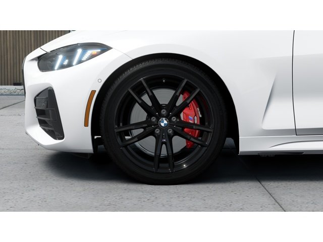 New 2027 Mineral White Metallic BMW M440i xDrive image 7