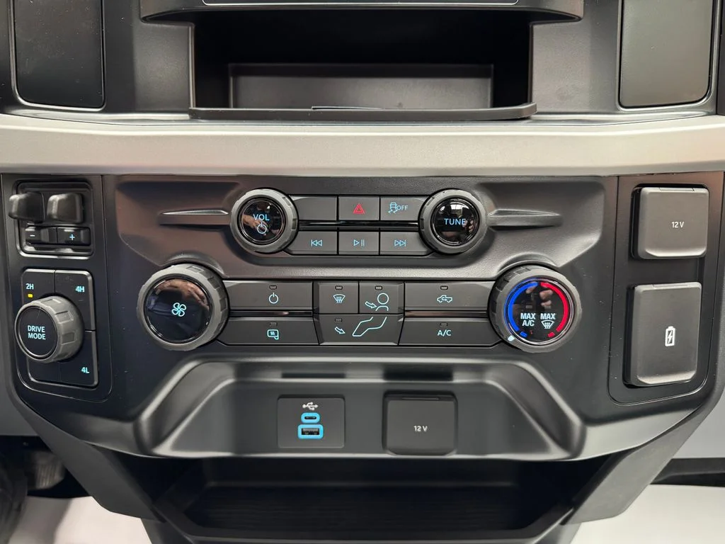 New 2026 Oxford White Ford F-450® XL image 16
