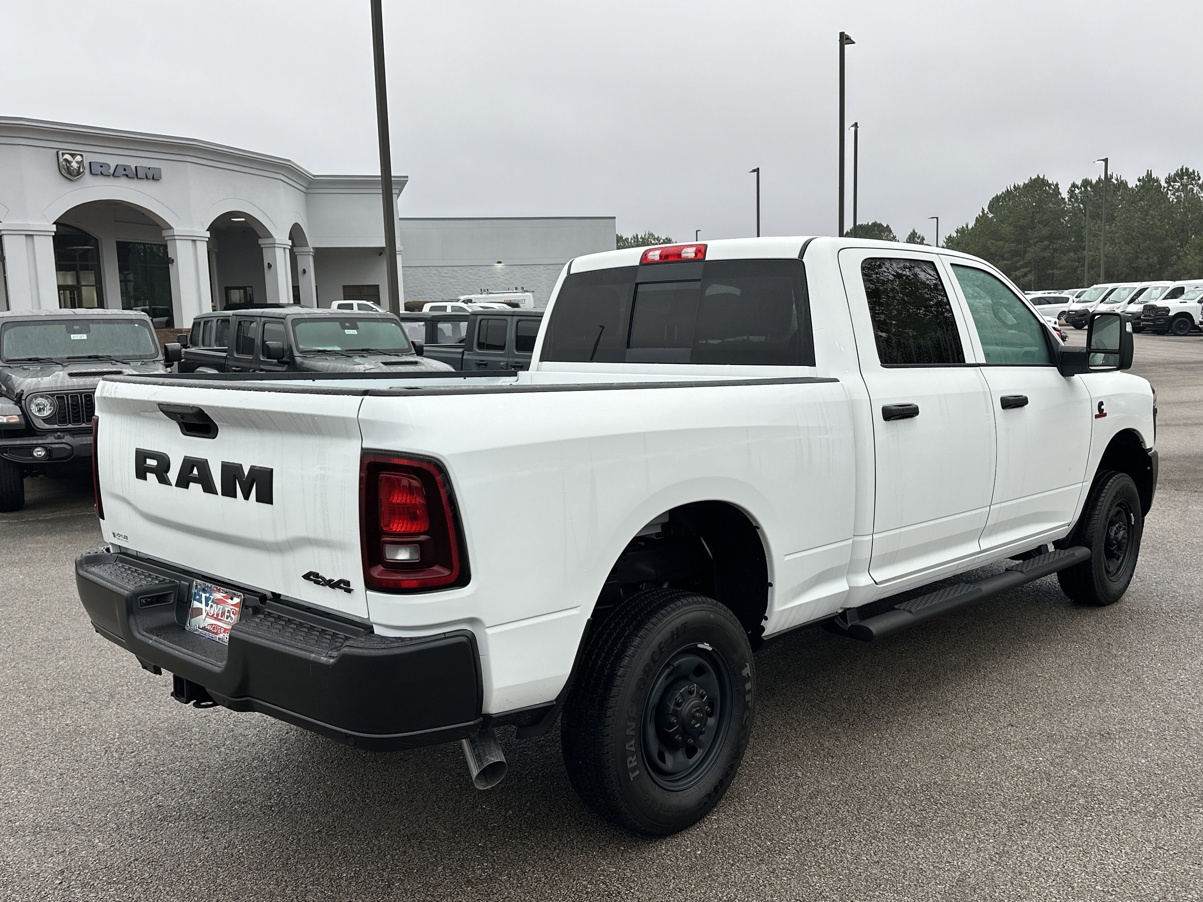 New 2026 Bright White Clear-Coat Exterior Paint RAM Tradesman image 7