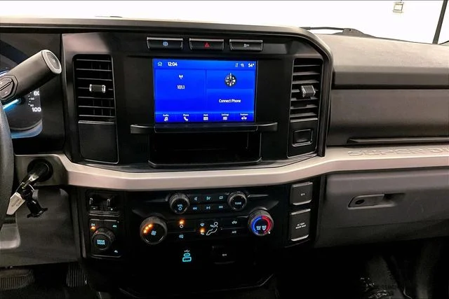 Used 2024 Oxford White Ford XLT image 29