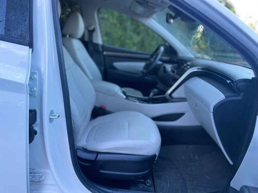 Used 2024 White Pearl Hyundai SEL image 21