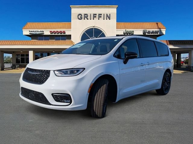 2026 Chrysler Pacifica Limited - Photo 11