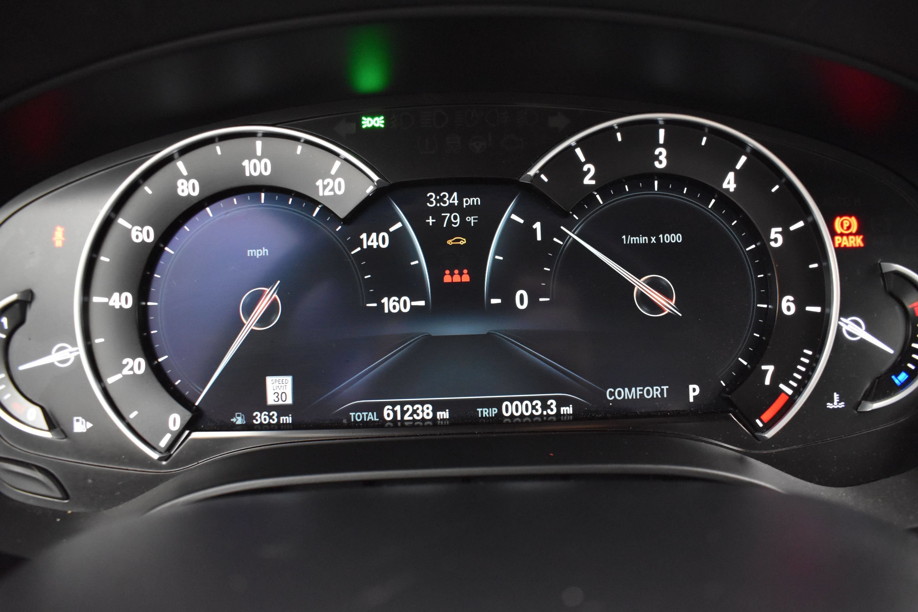 Used 2019 Dark Graphite Metallic BMW 530i xDrive image 9