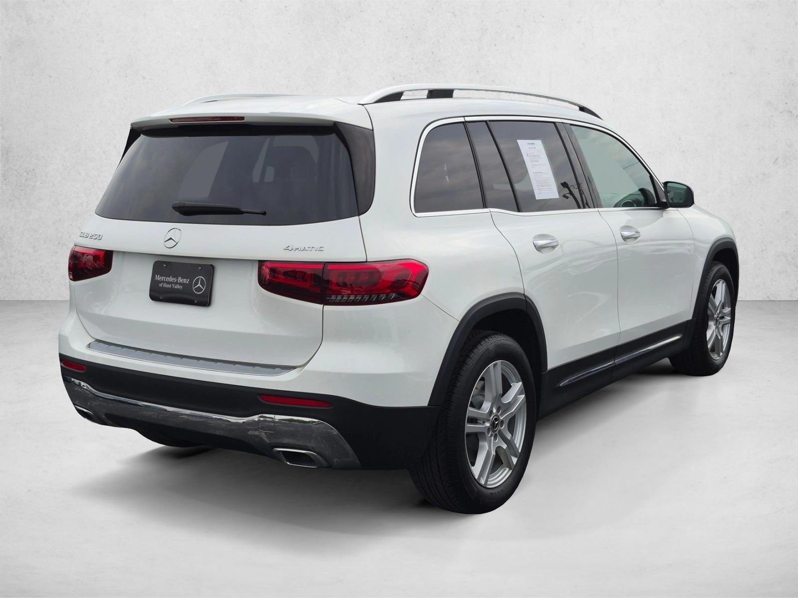 Used 2023 Polar White Mercedes-Benz GLB 250 image 5
