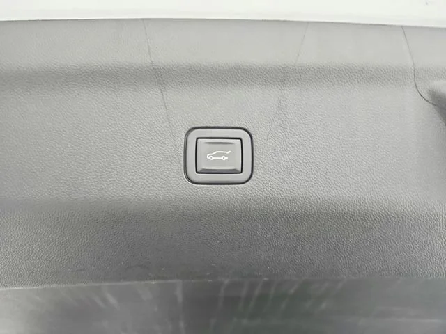 Used 2021 Summit White Chevrolet RST image 48