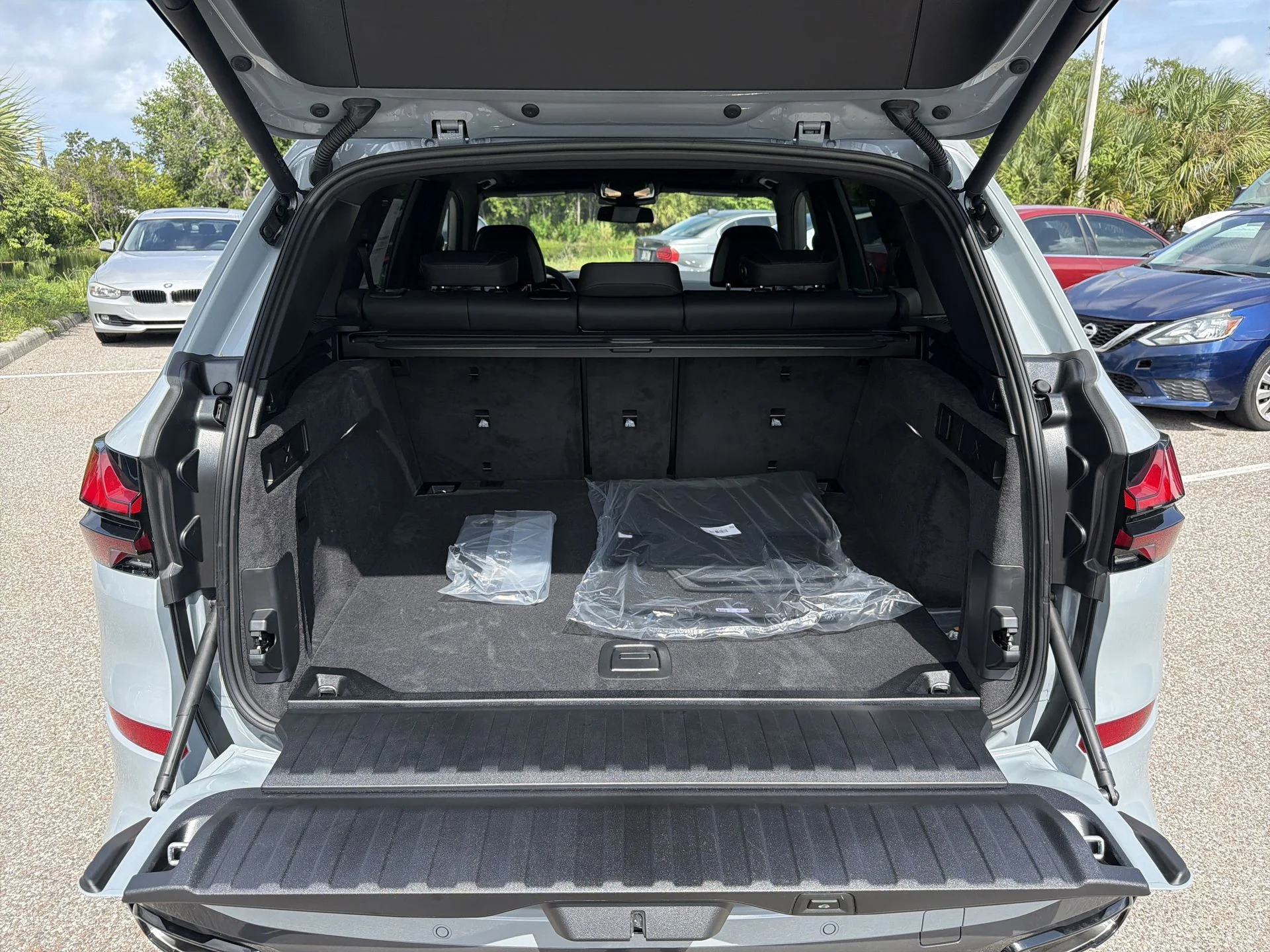 New 2026 Brooklyn Grey Metallic BMW xDrive40i image 12