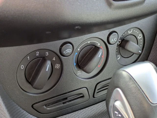 Used 2016 Red Ford XL image 20