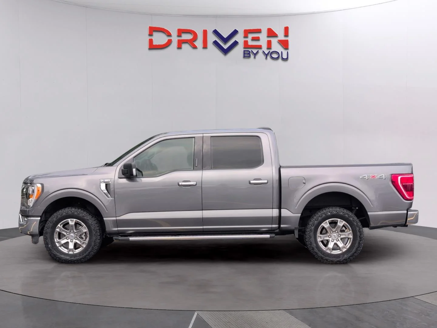 Used 2023 Carbonized Gray Ford XLT image 2