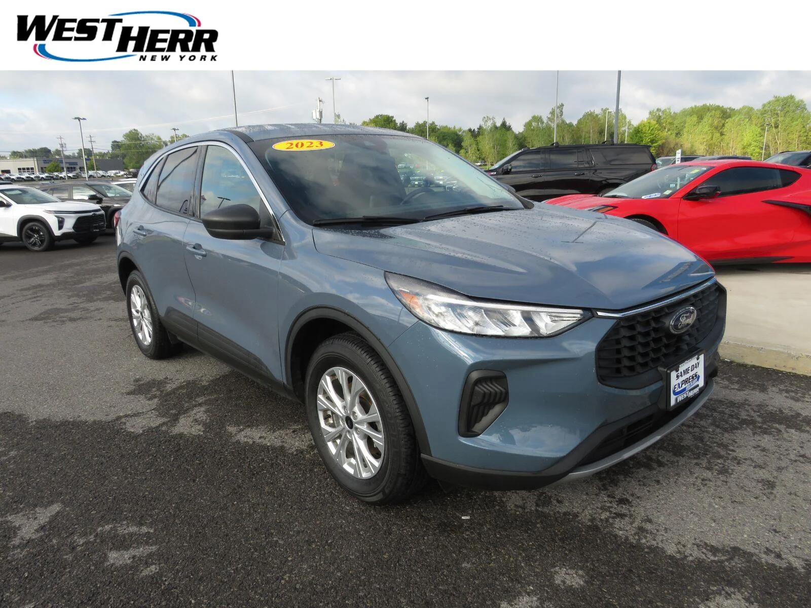 Used 2023 Vapor Blue Metall Ford Active image 1
