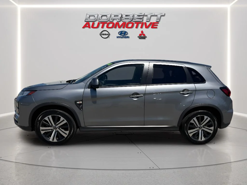 Used 2025 Alloy Silver Metallic Mitsubishi ES image 9