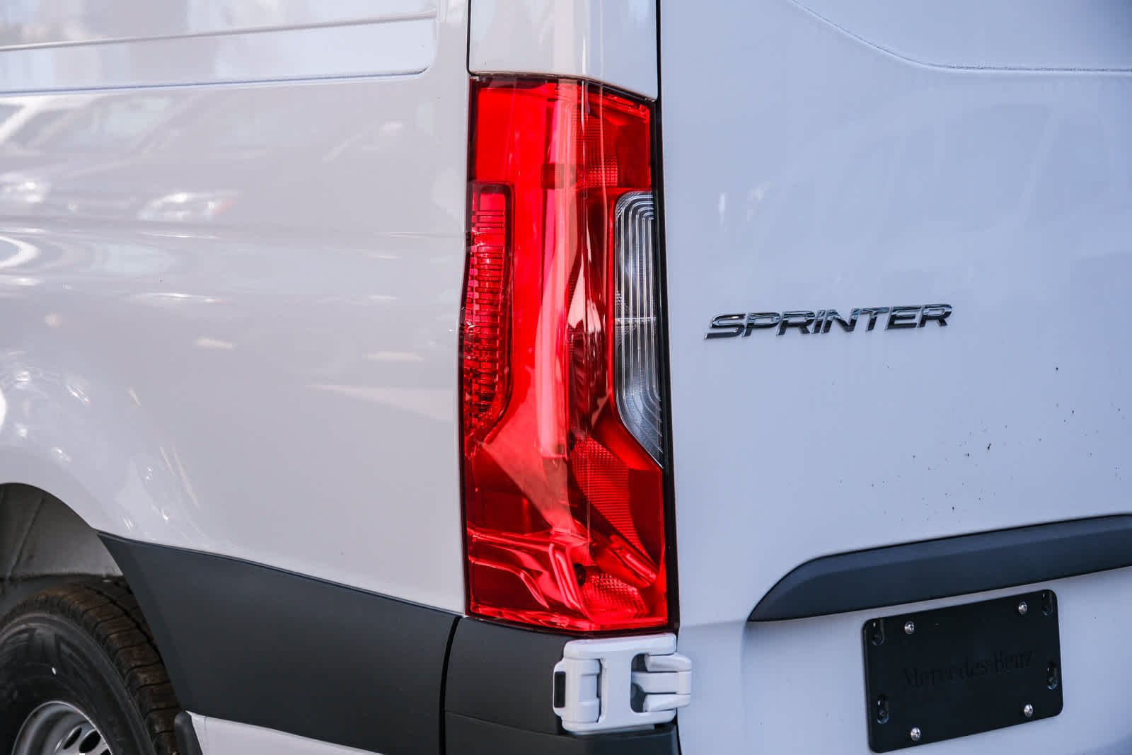 New 2026 Arctic+White Mercedes-Benz Cargo 144 WB  RWD 2.0L I4 Diesel Turbocharged High image 7