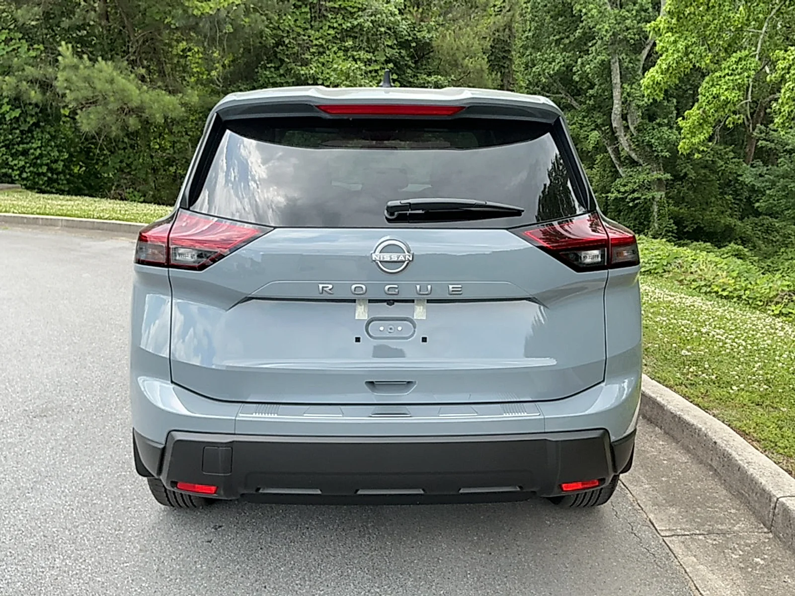 New 2026 Boulder Gray Pearl Nissan SV image 15
