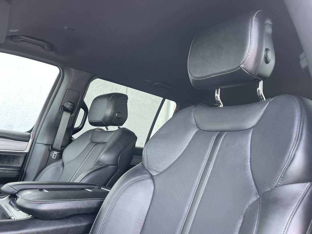 New 2026 High Gloss Black Exterior Paint Jeep Limited Altitude image 14