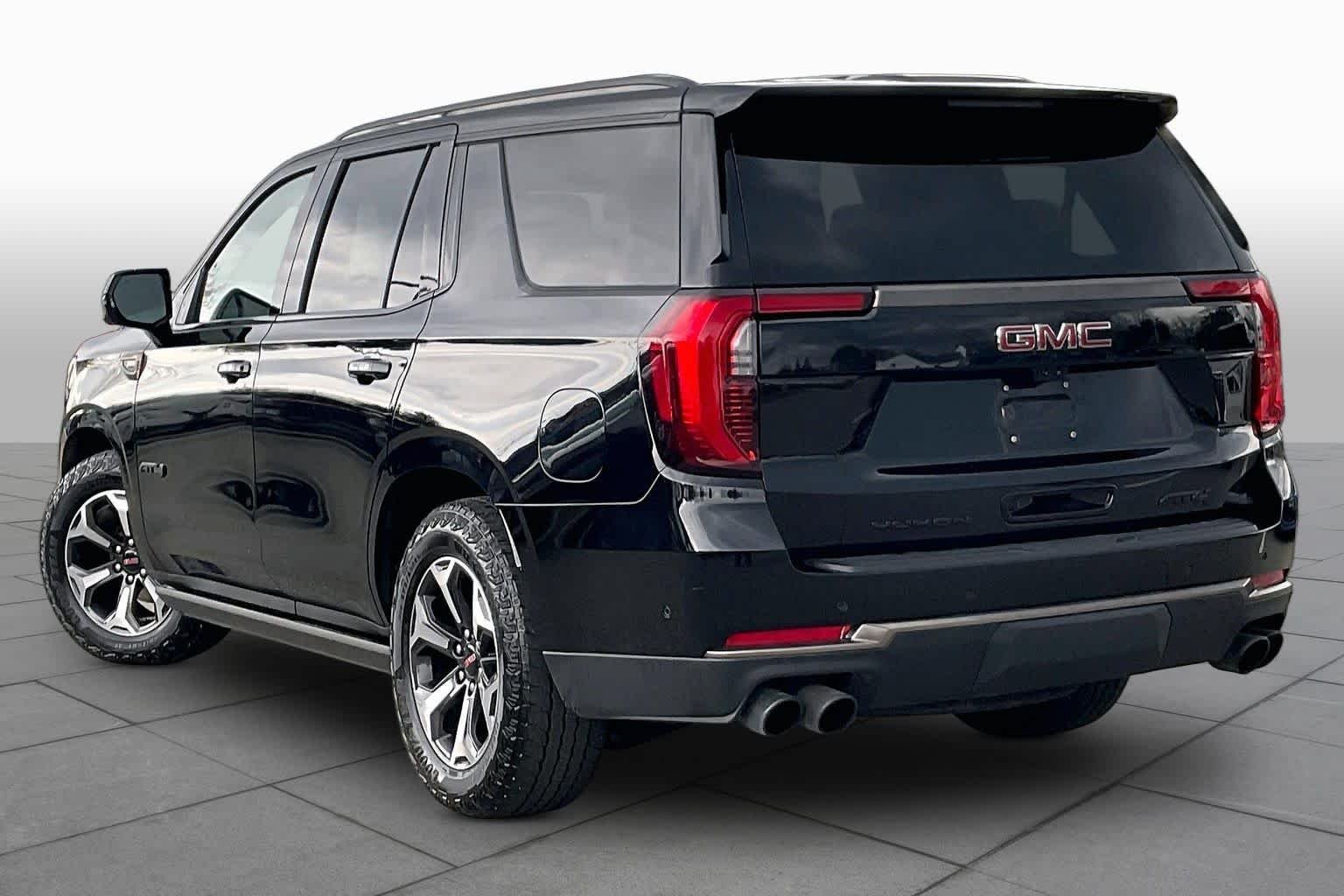 Used 2025 Onyx Black GMC AT4 Ultimate image 11