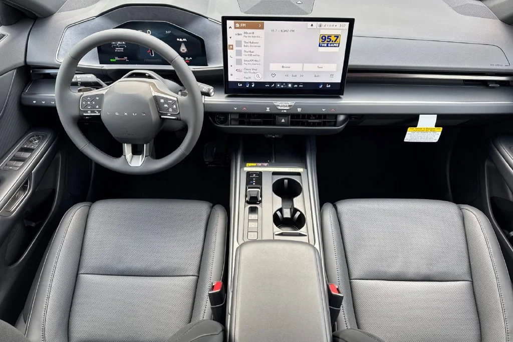 New 2026 Ultra White Lexus ES 350e PREMIUM image 13