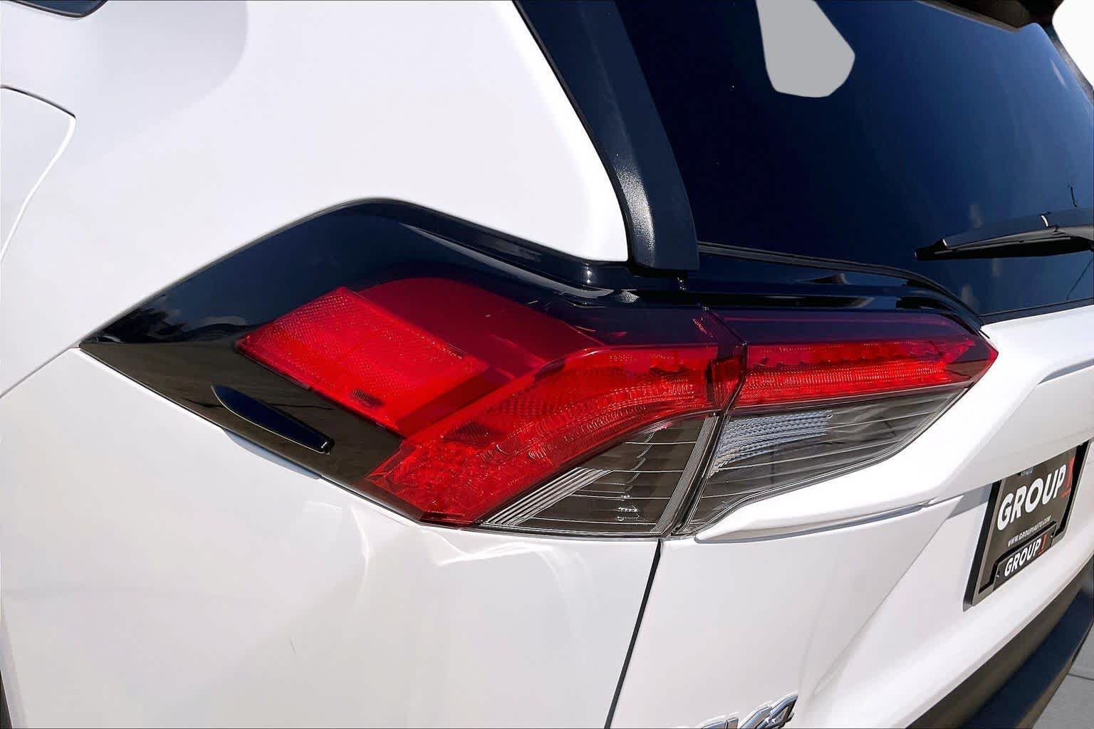 Used 2025 Ice Cap Toyota XLE image 29
