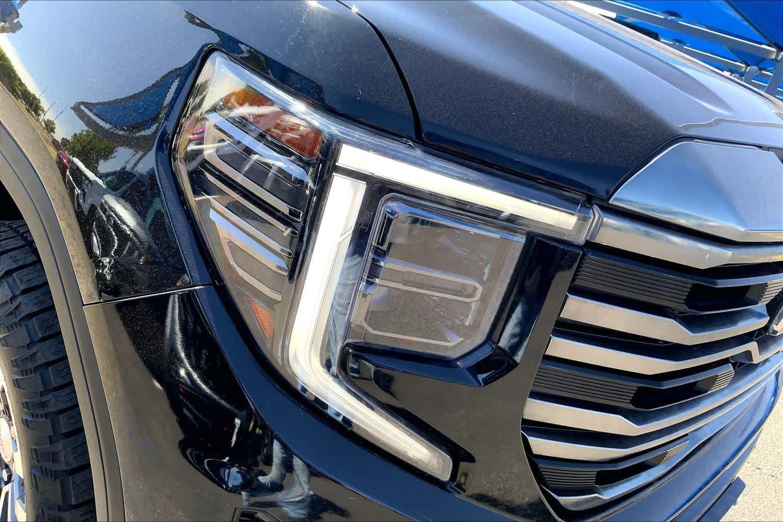 Used 2023 Onyx Black GMC AT4 image 27