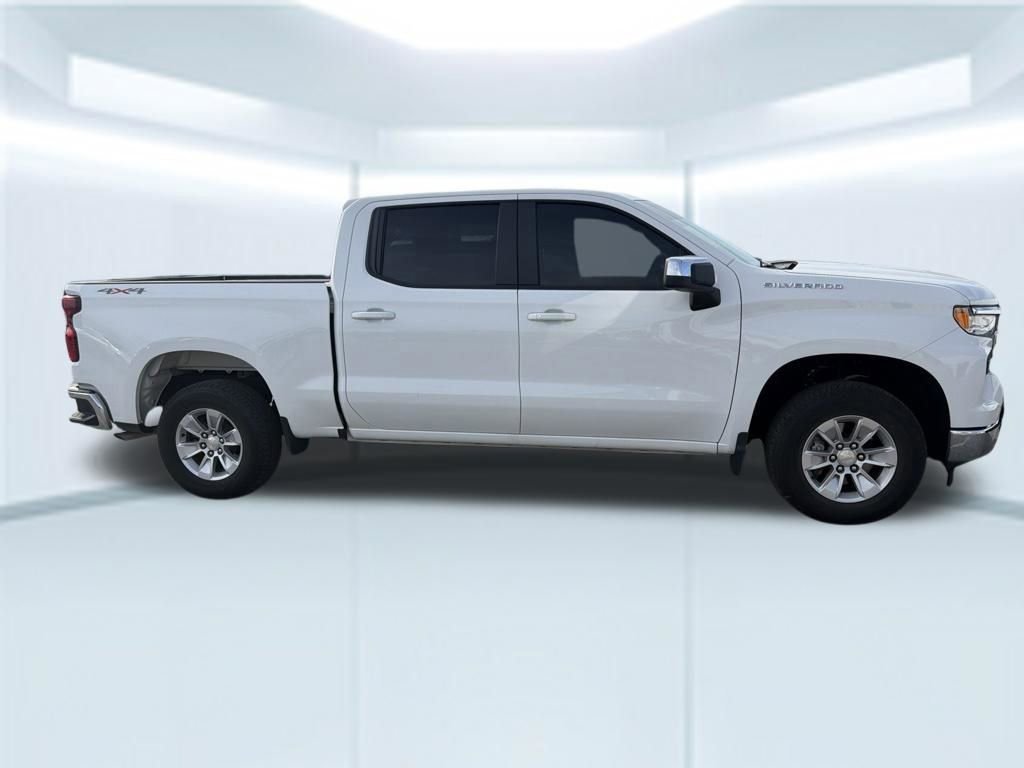 Used 2026 Summit White Chevrolet LT image 8