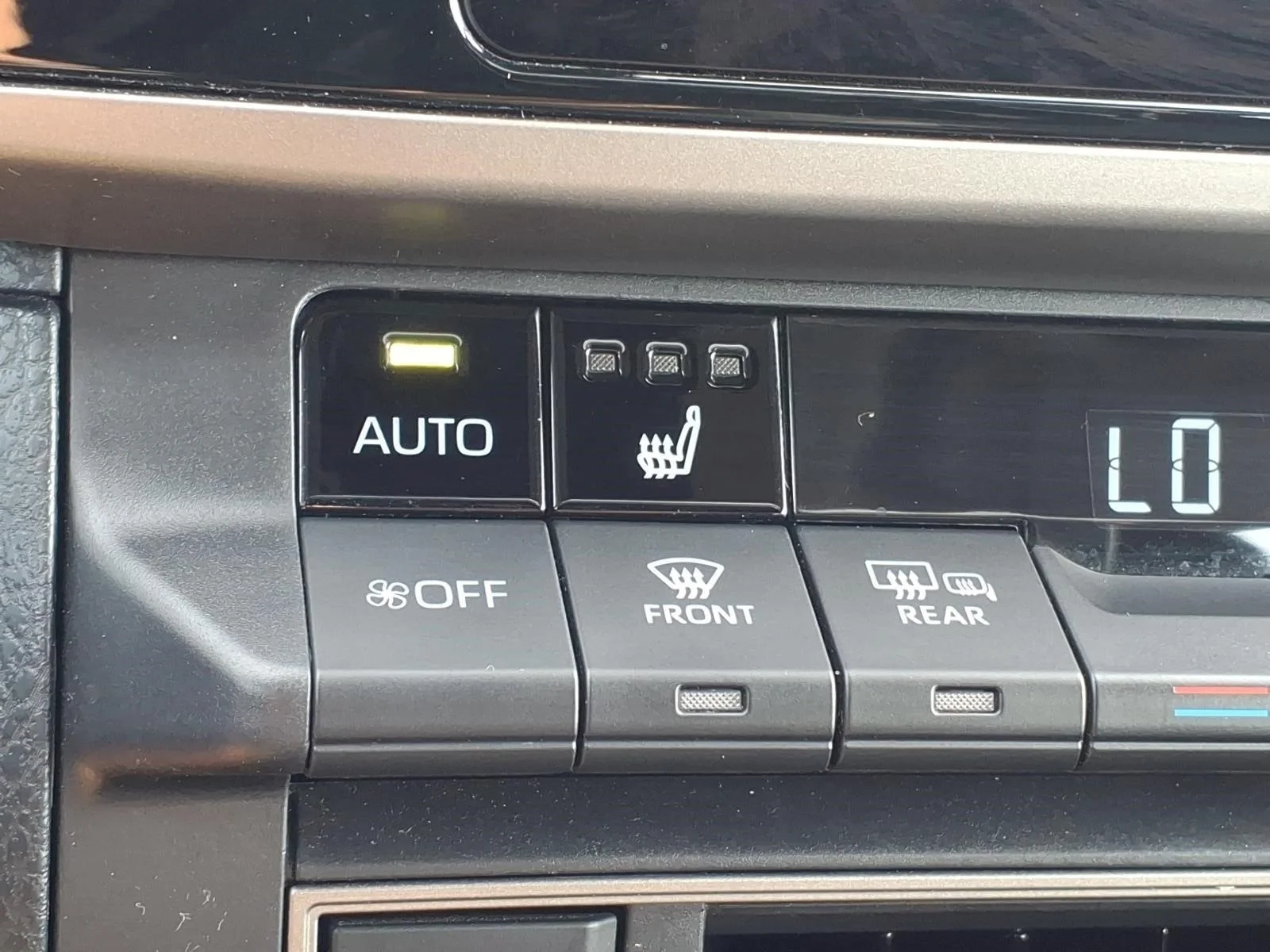 Certified Used 2025  Toyota LE image 17