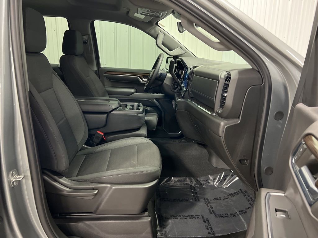 2024 Chevrolet Silverado 1500 LT - Photo 9