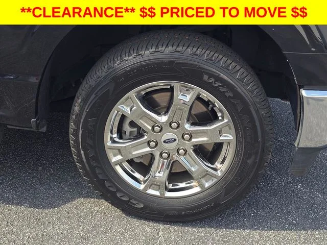 Used 2022 Black Ford Lariat image 35