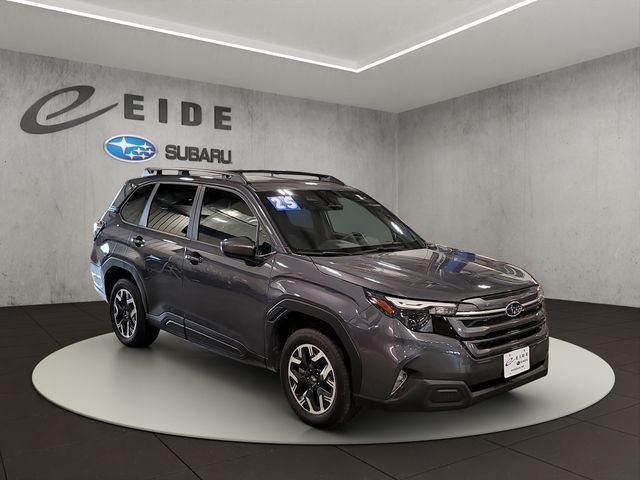 2025 Subaru Forester Premium's photo
