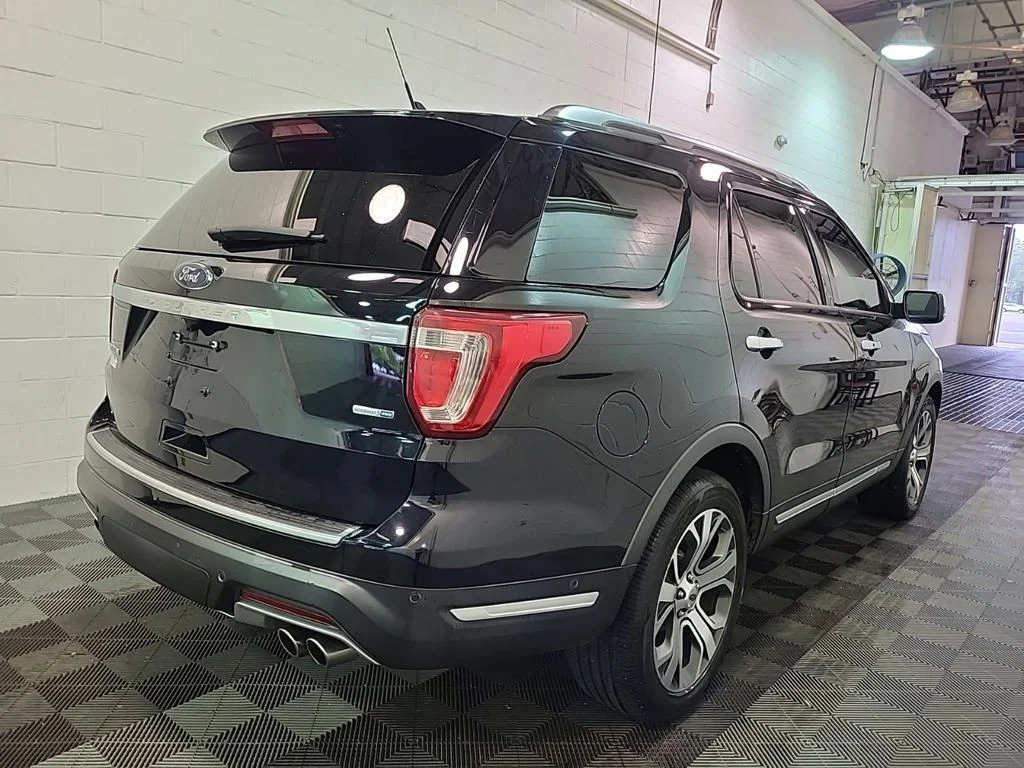 Used 2018 Black Ford Platinum image 9