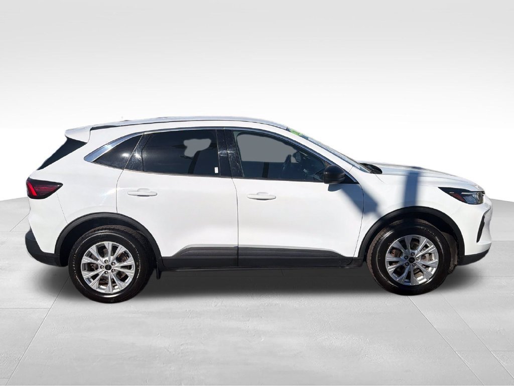Used 2023 White Ford Active image 6