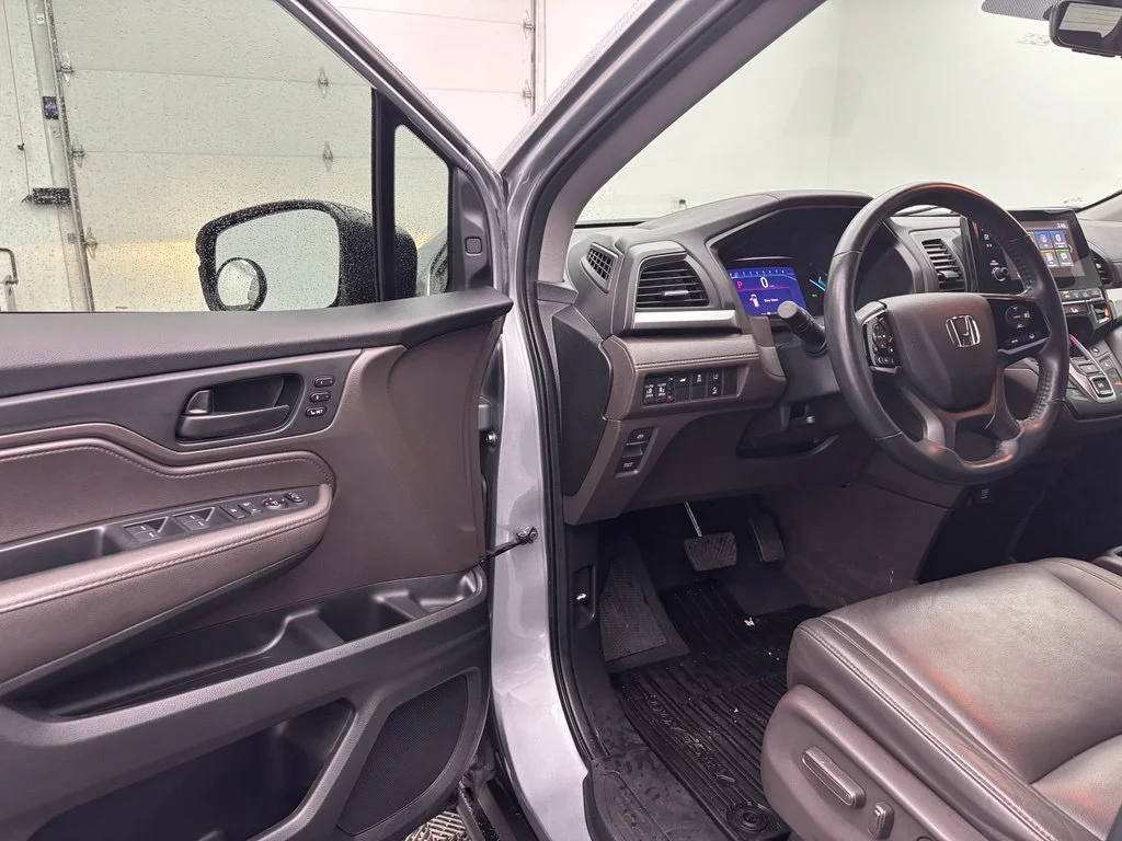 Used 2019 Silver Honda EX-L image 17