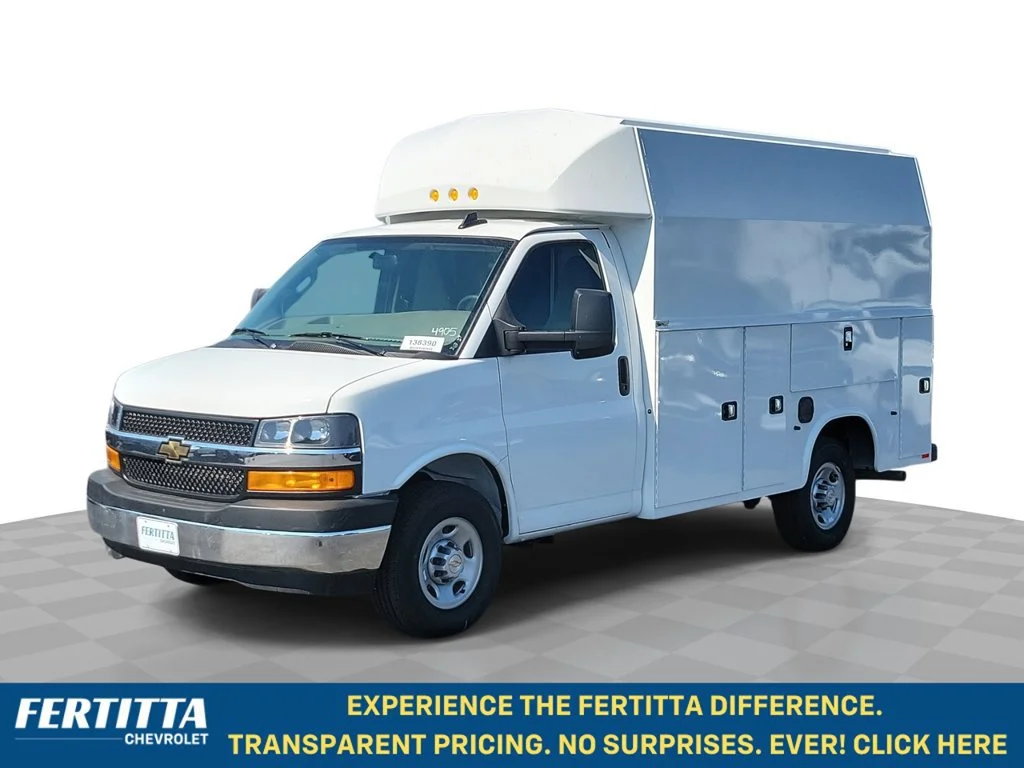 2025 Chevrolet Express Cutaway Base
