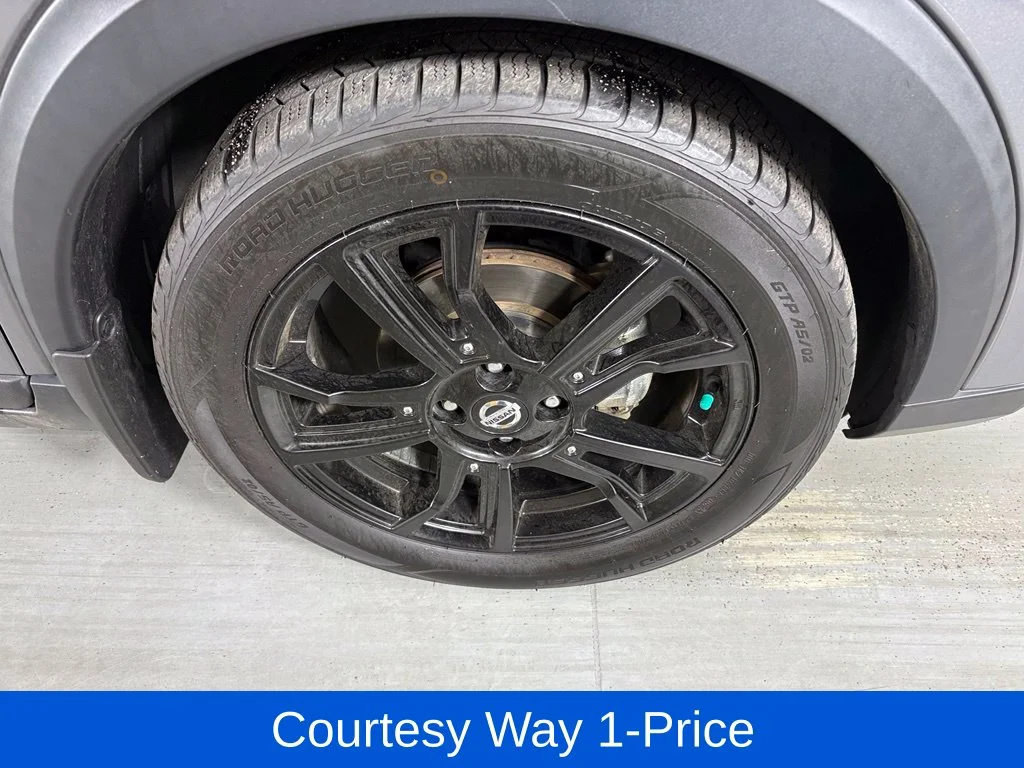 Used 2020 Gray Nissan SR image 13