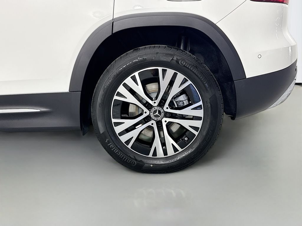 Used 2025 White Mercedes-Benz GLB 250 image 30