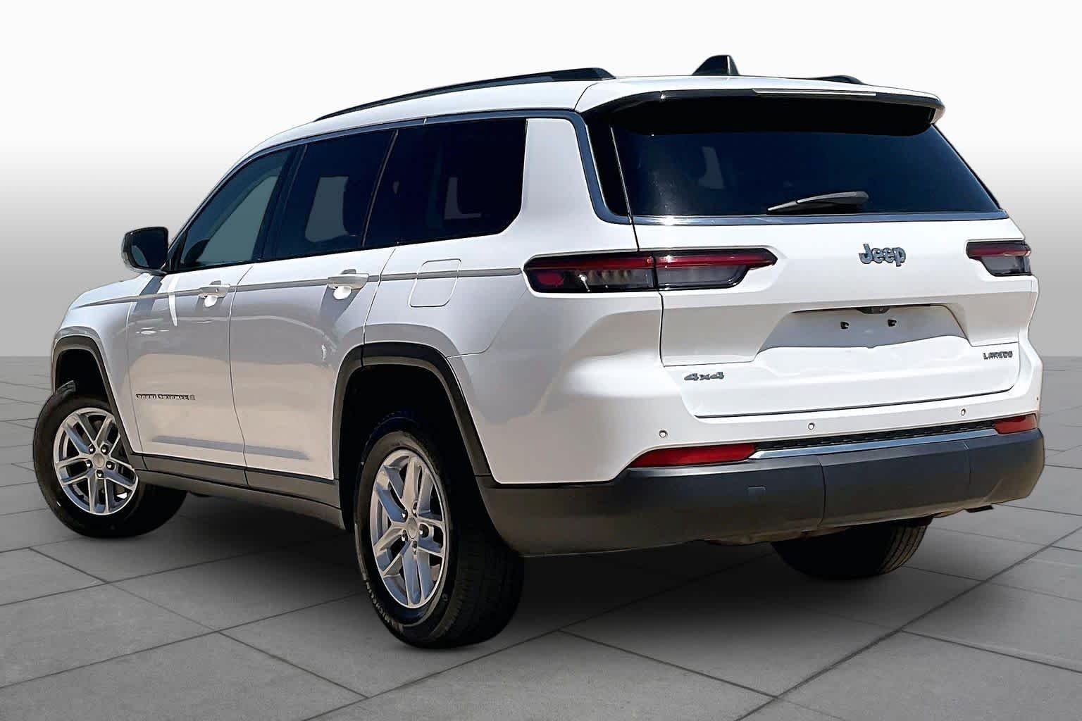 Used 2023 Bright White Clearcoat Jeep Laredo image 13