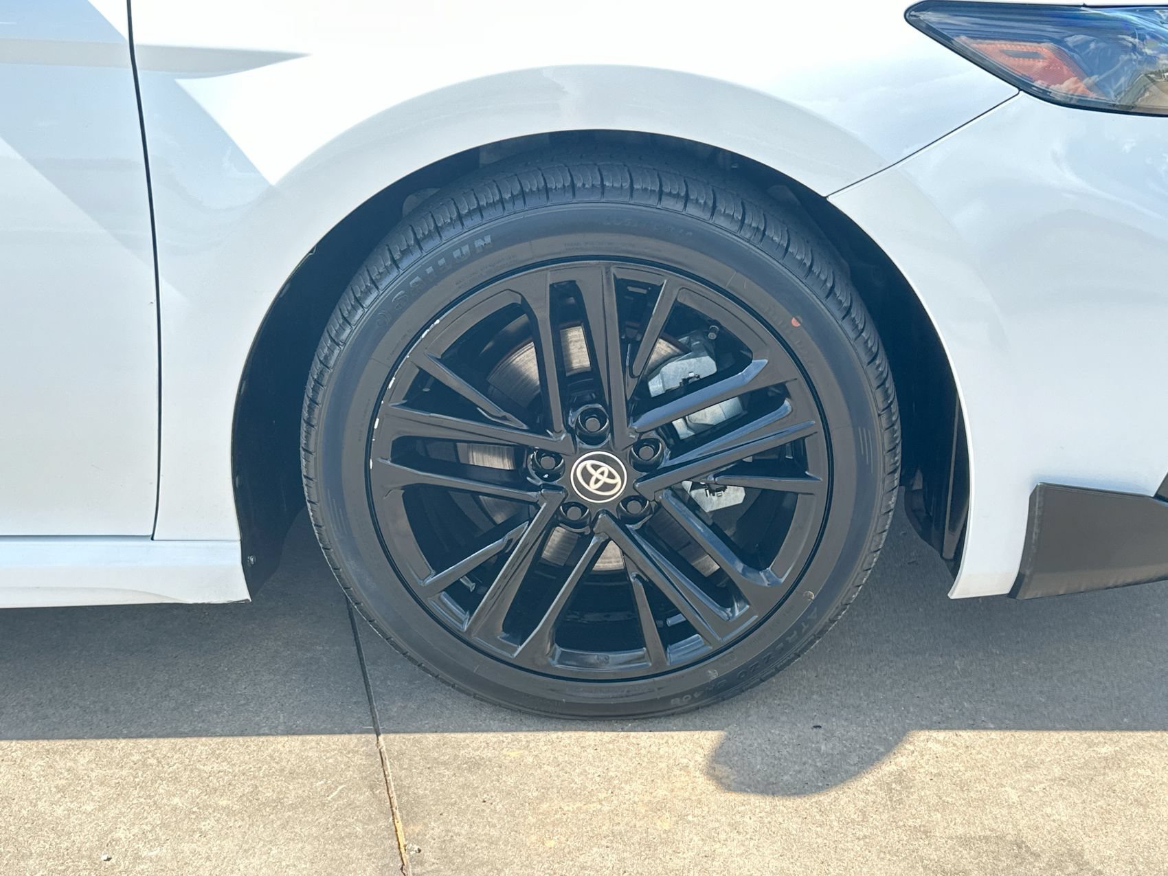 Used 2025 Ice Toyota SE image 10