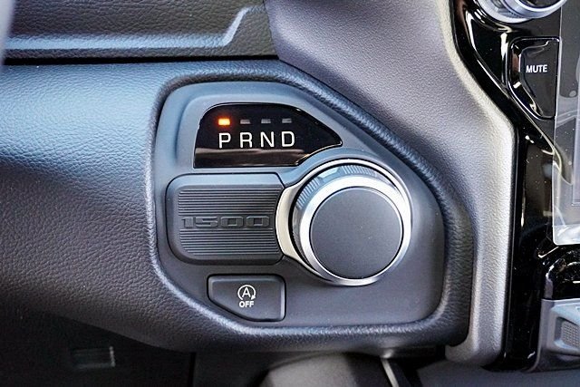 New 2026 Diamond Black Crystal Pearl-Coat Exterior Paint RAM Big Horn Sport Appearance Edition image 37