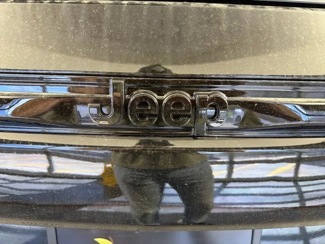 New 2026 Black Jeep Summit image 9