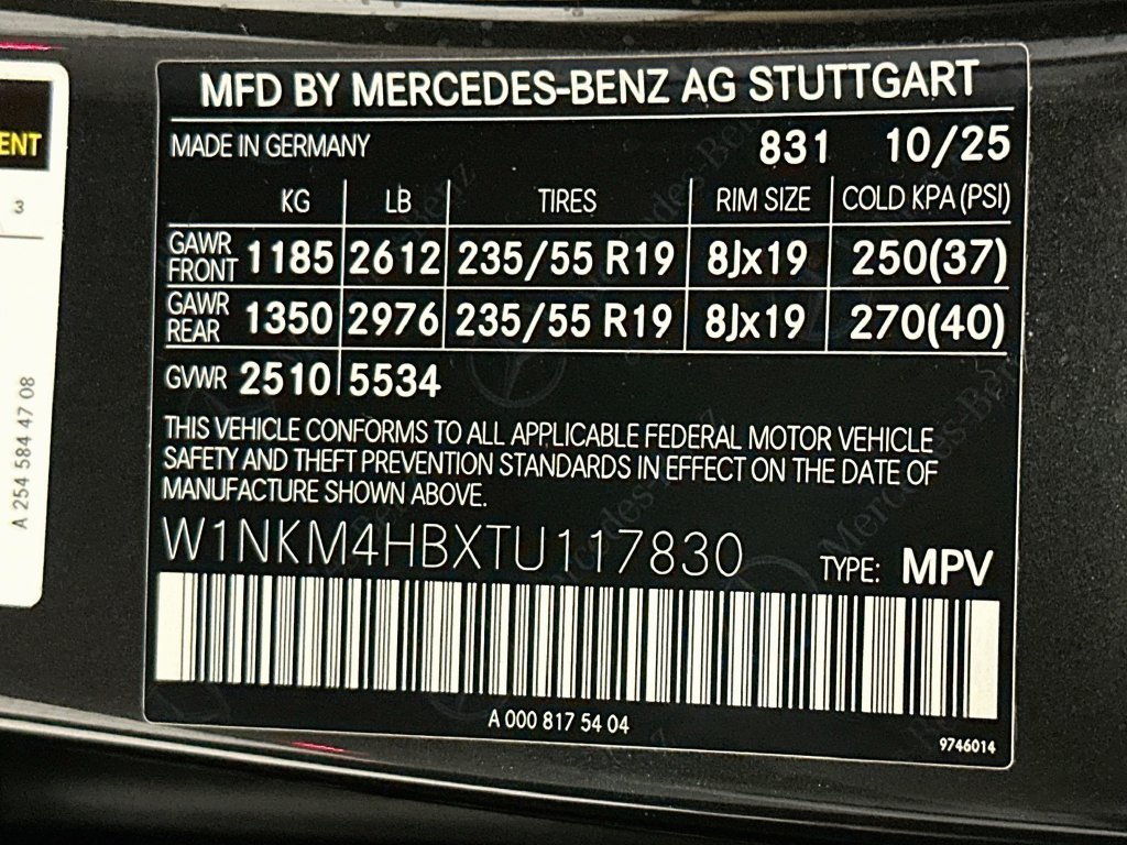Used 2026 Gray Mercedes-Benz GLC 300 image 31