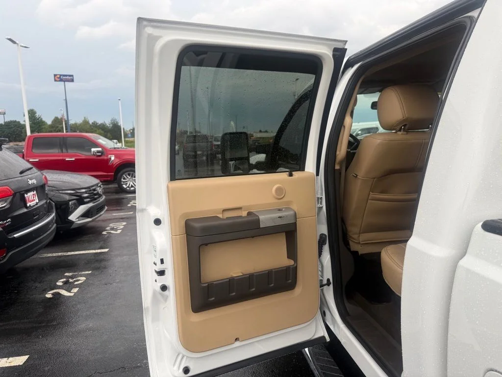 Used 2016 Oxford White Ford Lariat image 42