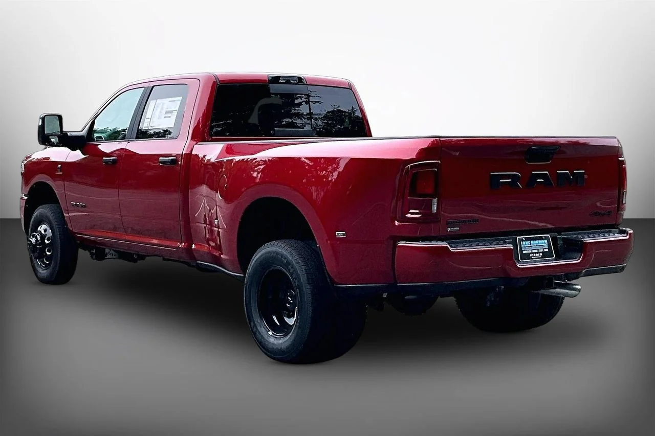 New 2026 Molten Red Pearl-Coat Exterior Paint RAM Big Horn image 6