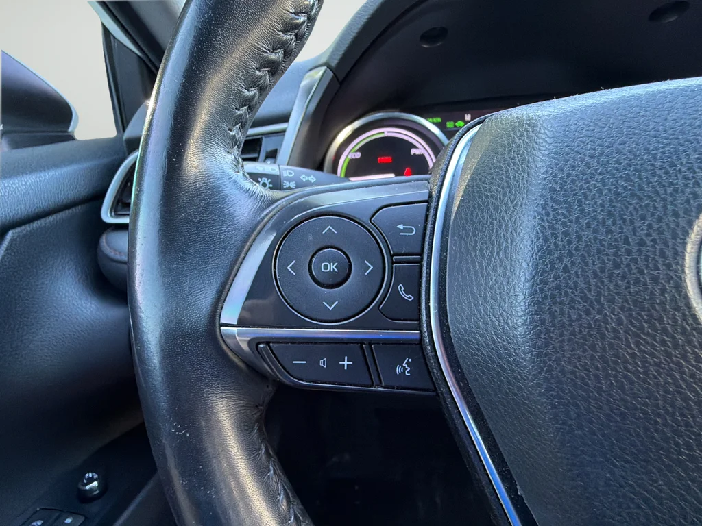 Used 2020 Beige Toyota XLE image 16