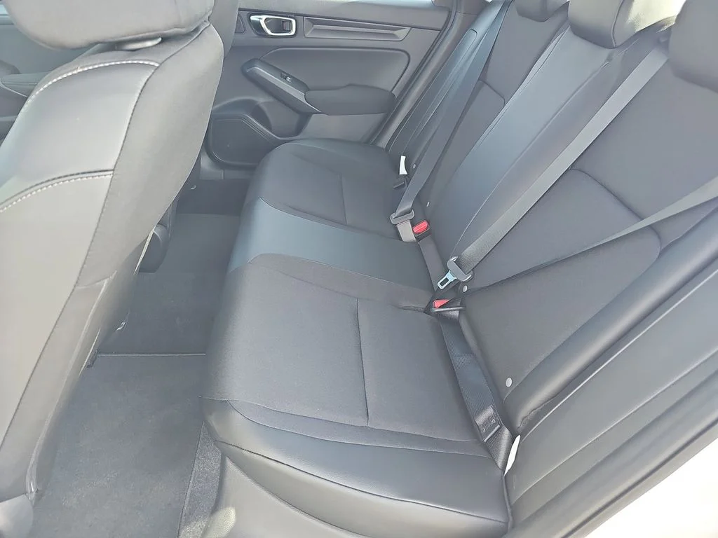 2026 Honda Civic Hatchback Sport - Photo 16