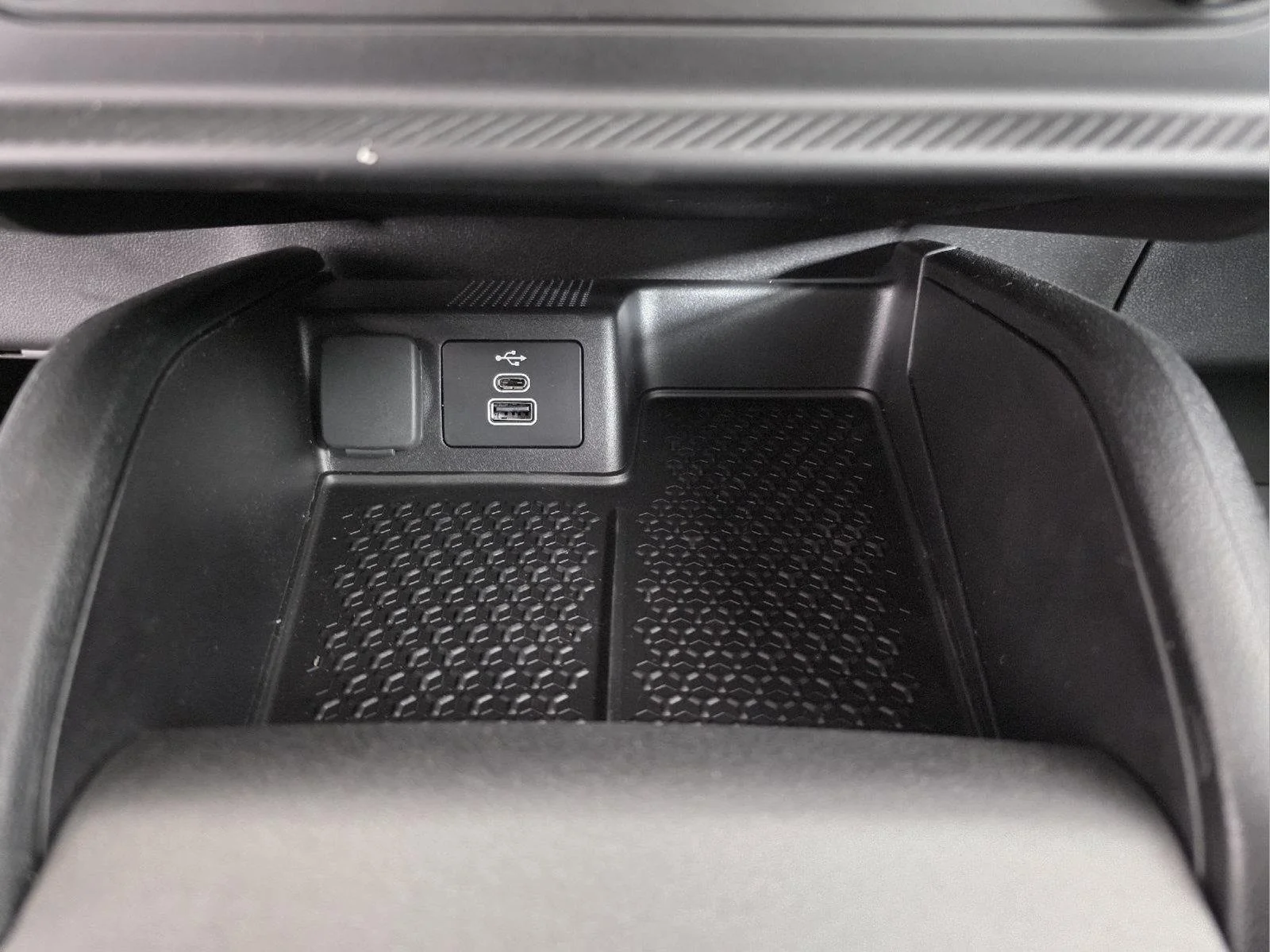 Used 2026 Carbonized Gray Metallic Ford Badlands image 40