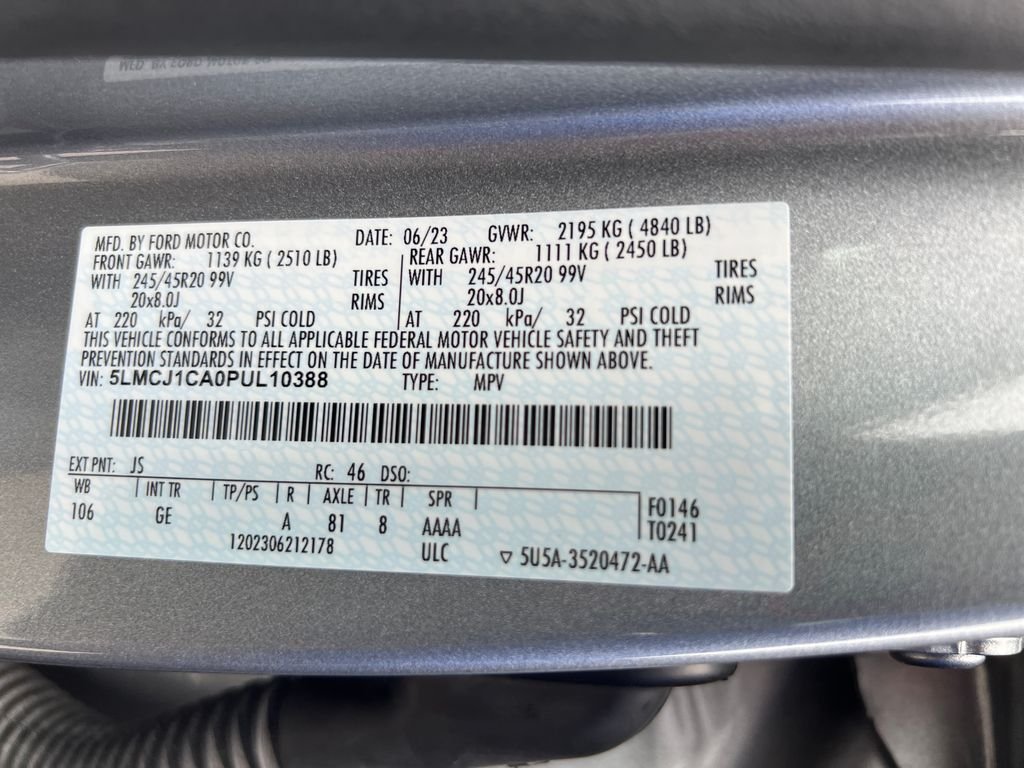 Used 2023 Silver Lincoln Standard image 26