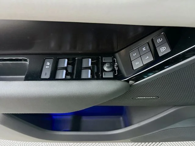 New 2026 Green Land Rover Dynamic SE image 19