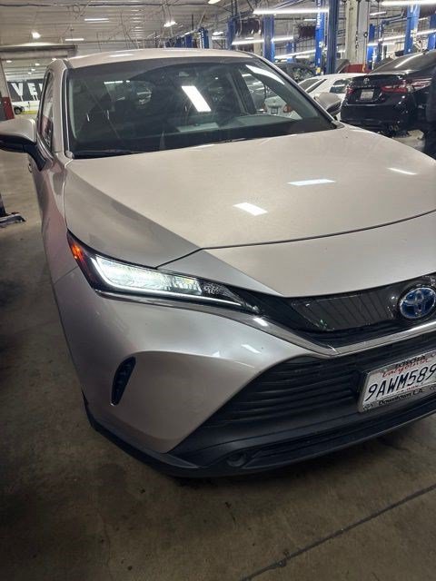 Used 2022 Titanium Glow Toyota LE image 2