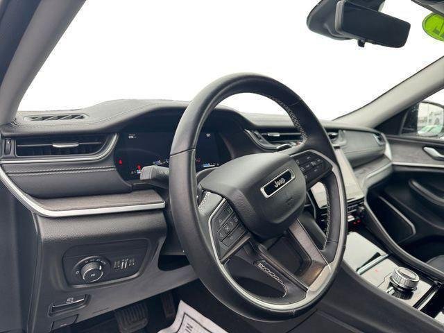 Used 2022 Bright White Clearcoat Jeep Limited image 11