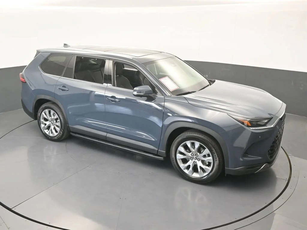 Used 2025 Cloud Toyota Limited image 61